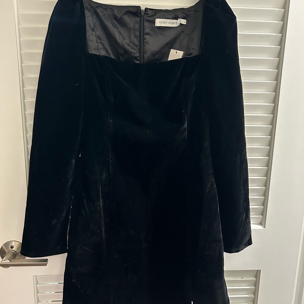 Elegant Black Velvet Mini Dress